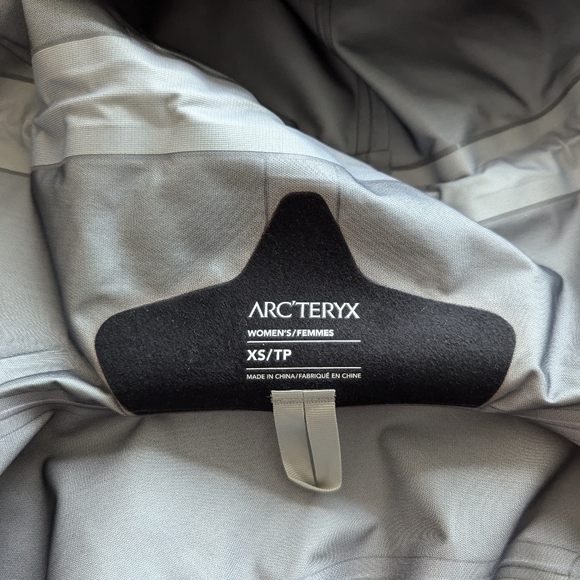 Arcteryx Women Zeta AR Jacket - Picture 9 of 13